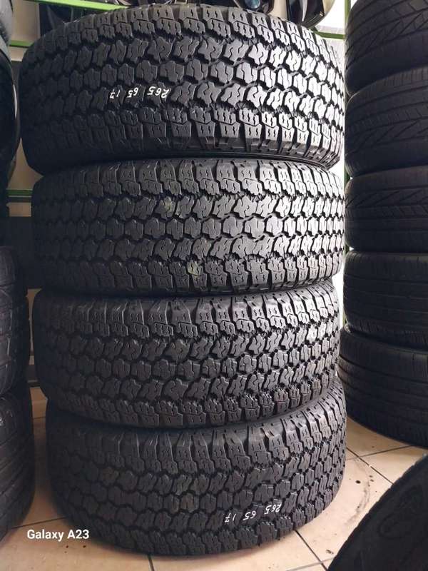265/65/17 Goodyear Wranglar AT. 80% life