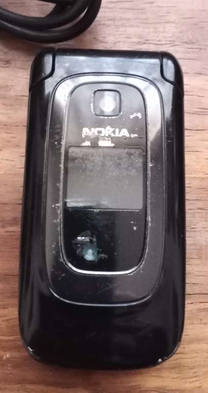 Vintage Nokia 6085 Cell Phone.
