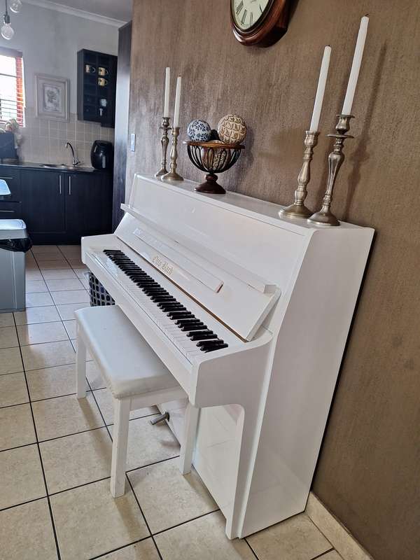 White Otto Bach Piano