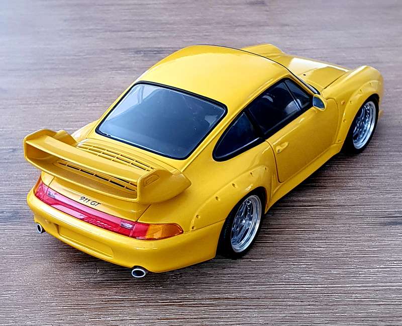 1:18 UT Model- Porsche 911 GT (96)