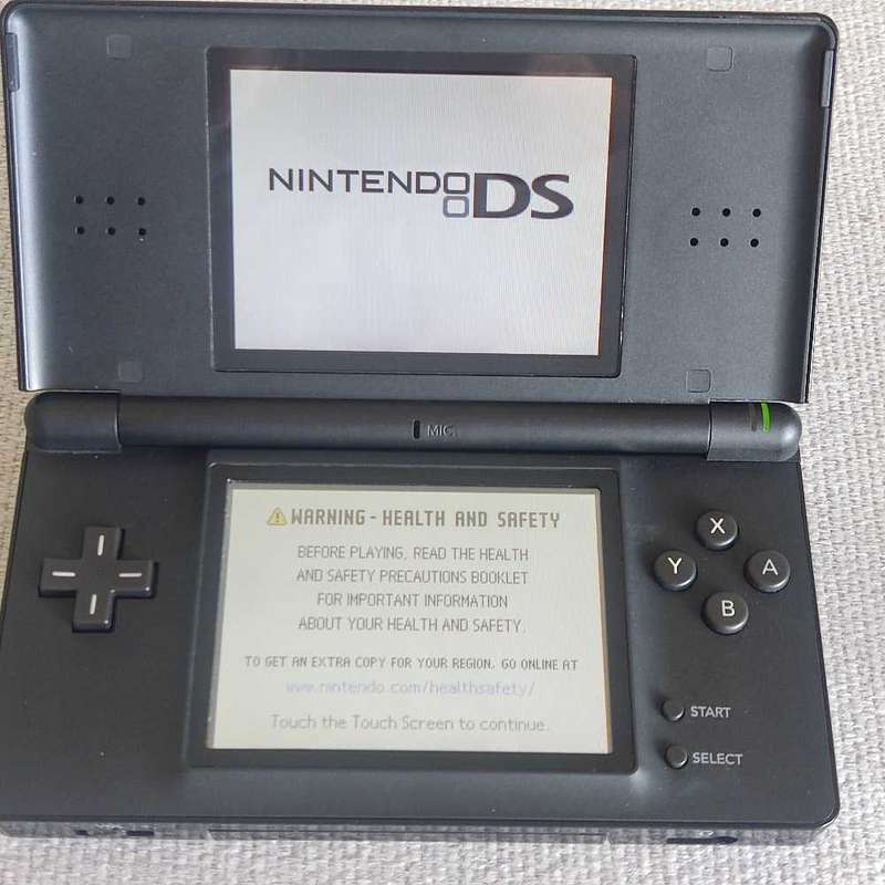 Nintendo Ds Lite Console +USB type charger