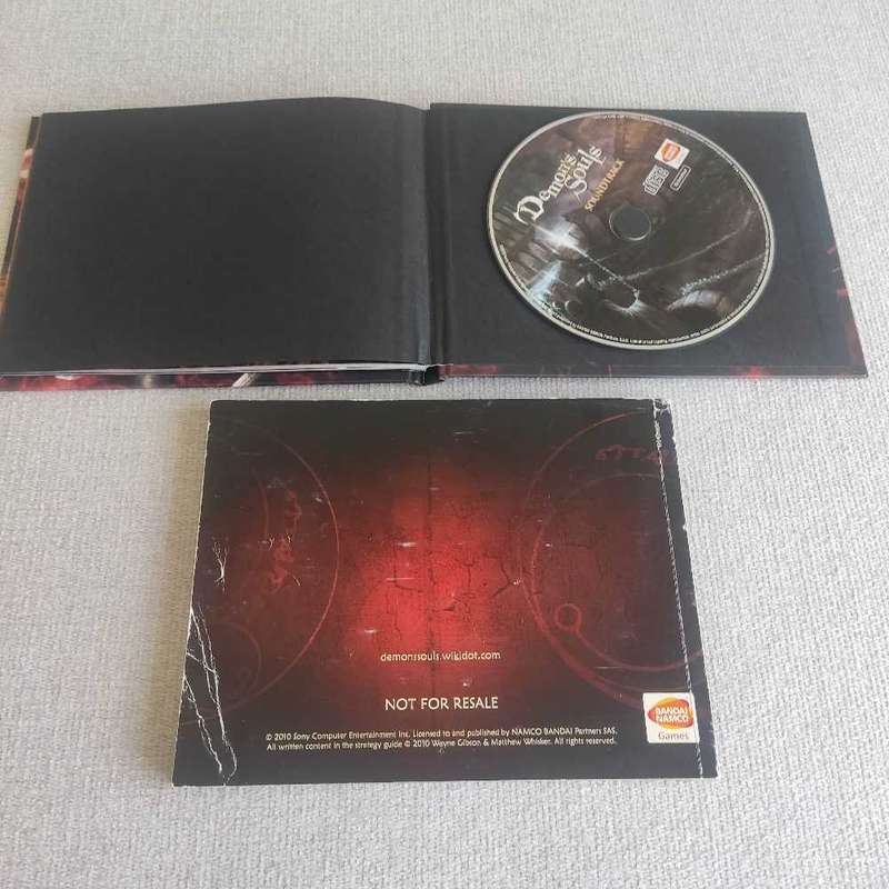 Demon Soul`s Strategy guide +Artbook and soundtrack Ps3