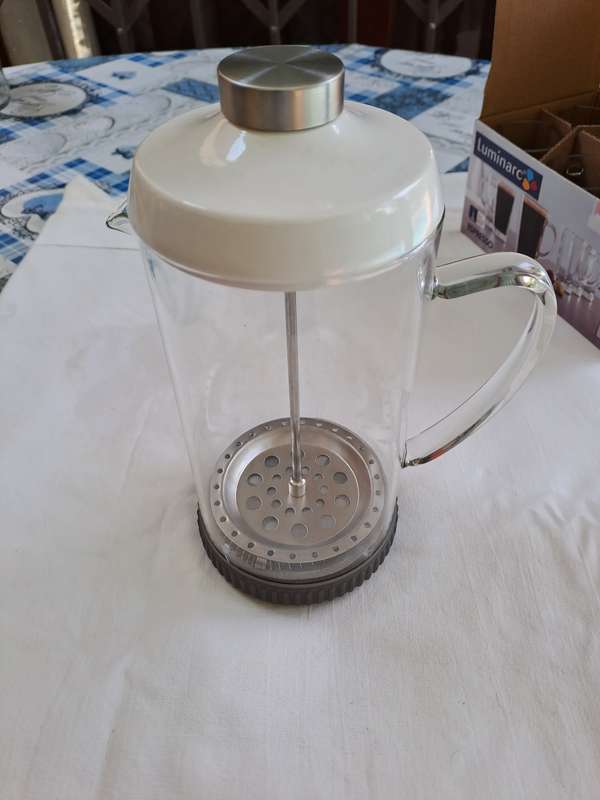 Luminarc Espresso cups and coffee press filter