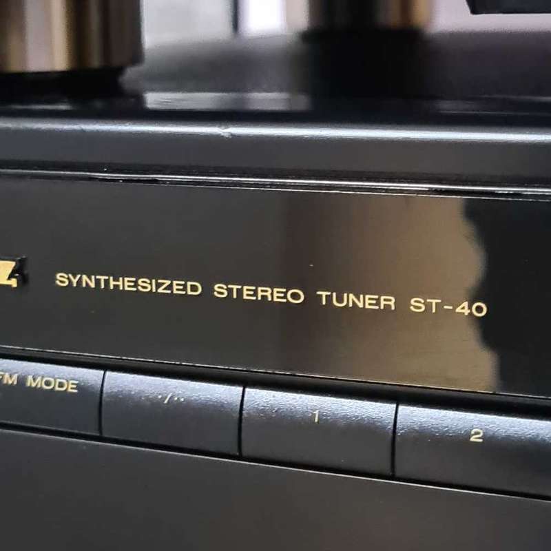 marantz INTEGRATED AMPLIFIER PM-50. marantz Synthesized stereo tune. Marantz cassette deck