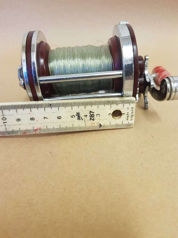 Penn 140 Squidder. Backelite spool.