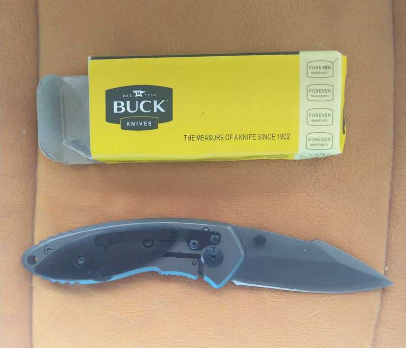 Buck side lock Folder