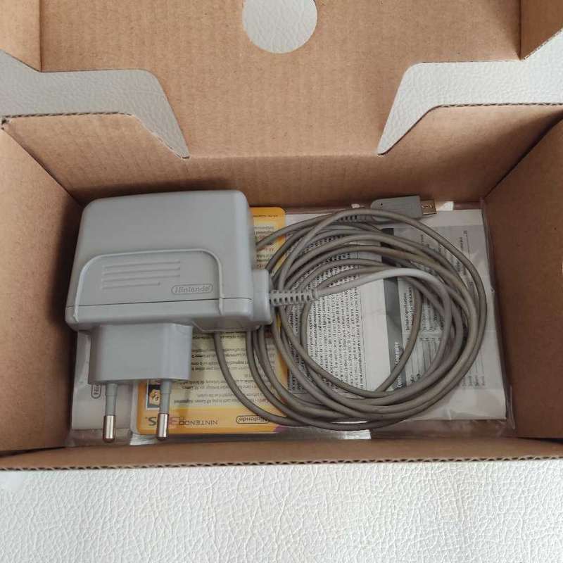 "New" Nintendo 2ds Xl Console with Original Packaging