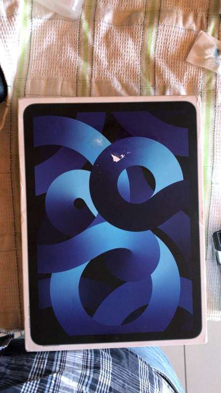 IPad 5th Gen brand new never been used 6months warranty