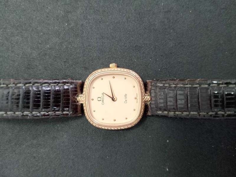 Omega Quartz 1375