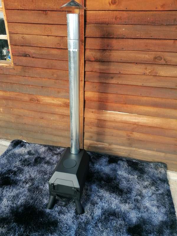 Proper 1 plate Rhino coal stove indoor and outdoor.can be used with wood or coal