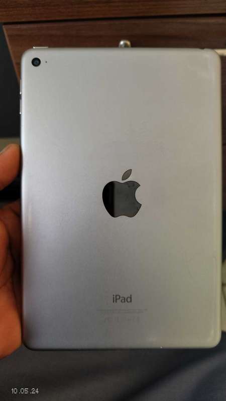 Apple iPad mini 4 128GB wifi A1538 Silver (Pre Owned)