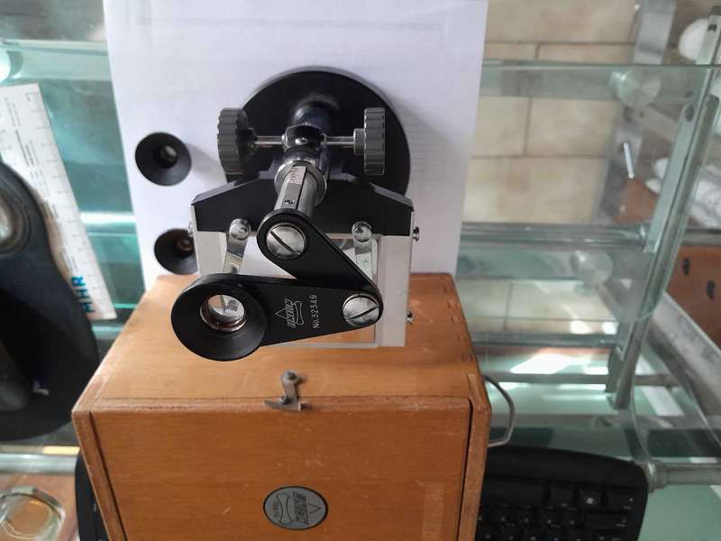 Union Japan Dissecting microscope.