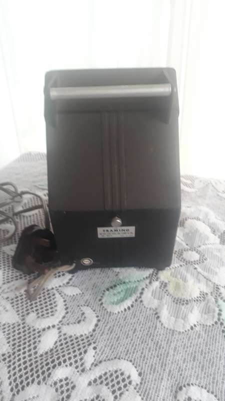 VINTAGE YASHICA 8PE- DUEL 8MM FILM EDITOR VIEWER - VERY GOOD WORKING CONDITION