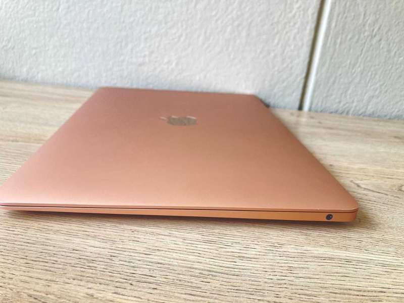 2020 Apple macbook Air 13-inch Retina Display Rose Gold i3 8GB RAM 256GB SSD Storage