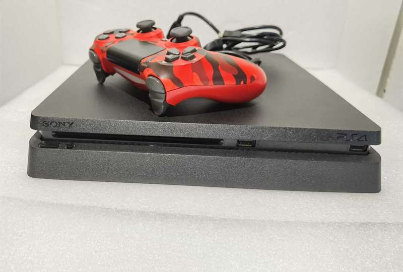 Play station 4 CUH-2016A 500gb slim edition