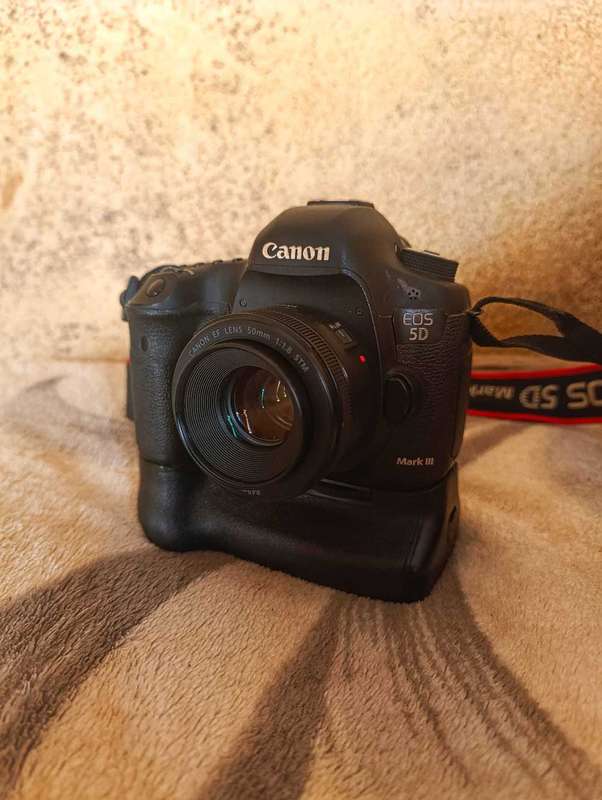 Canon EOS 5D Mark iii 22.3MP + Grip