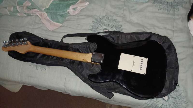 Behringer Stratocaster