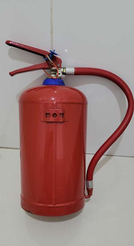 4.5Kg Full Fire Extinguisher  (Last Serviced 6/16)