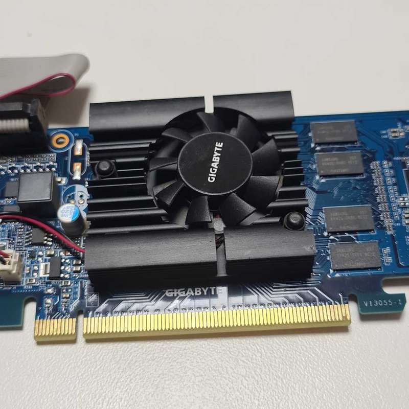 GIGABYTE GV-N210D3-1GI GeForce 210 1GB HDMI,DVI,VGA - PCI-e Graphics Card
