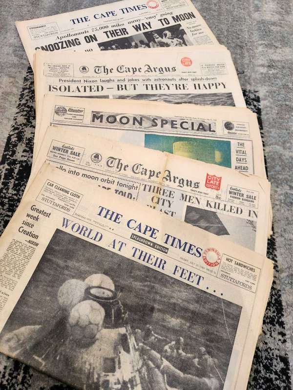 Moon Landing Newspapers x 5 #1 (July 1969) - Historical Rarities  ** not to be seen again