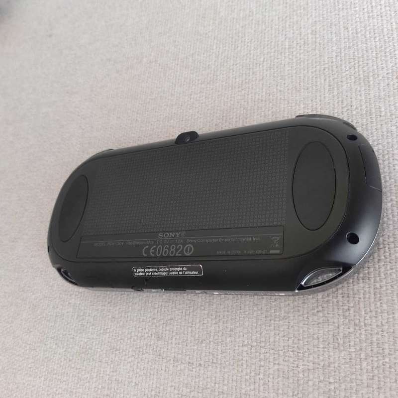 Playstation Vita (Ps Vita) handheld console Sony Borderlands 2 pack
