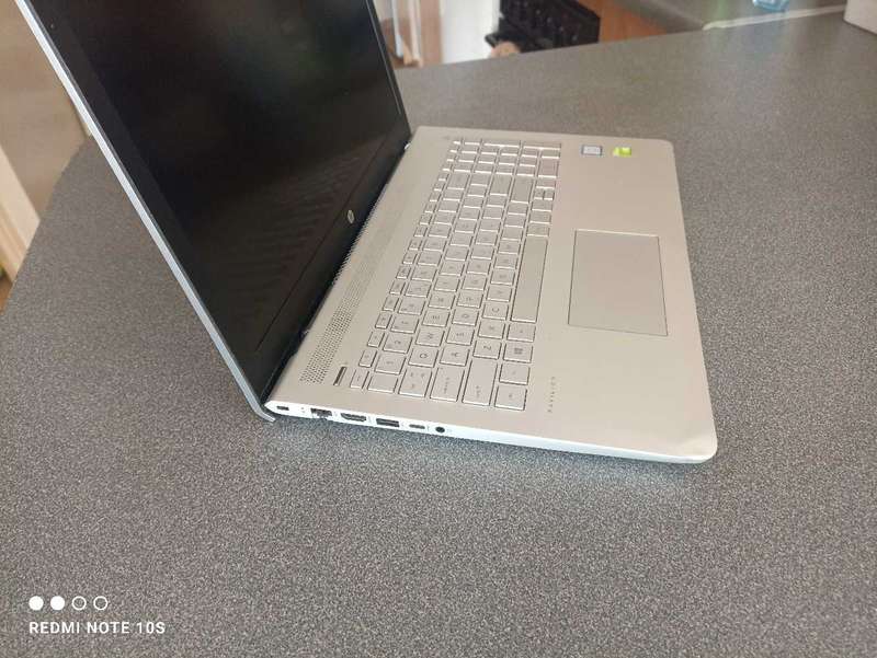 HP PAVILION 15 Bang & Olufsen i7 7th generation