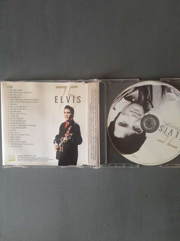 Elvis the king is born cd
