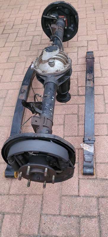 Nissan NP300 Diff & A Set Of Leaf Springs (4300-QKHD8G).  DIFF RATIO:  4.875