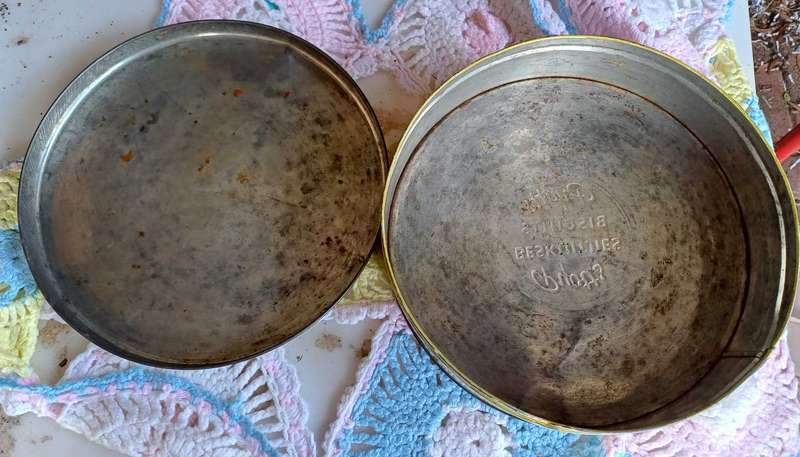 Pyotts biscuits tin