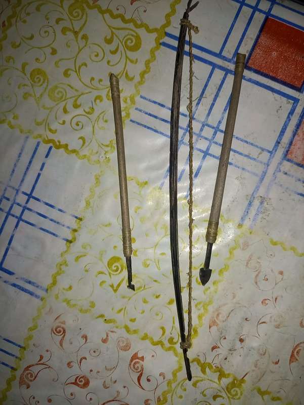 Koisan /Bushman bow and spheres