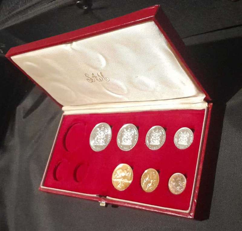 2 x Partial Proof Set coins 1980 for 1 bid