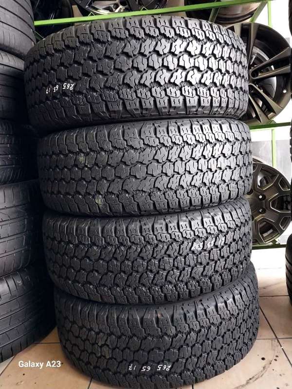 265/65/17 Goodyear Wranglar AT. 80% life