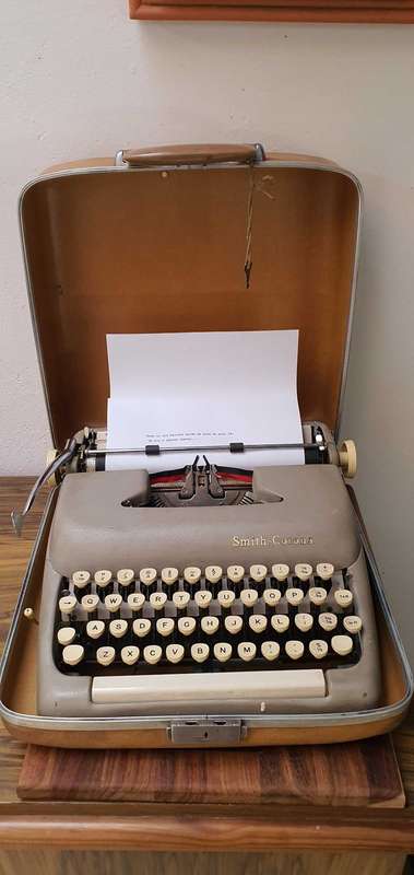 1950's Smith Corona sterling Typewriter in Great Working condition
