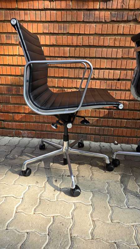Herman miller ORIGINAL EAMES EA33 OFFICE CHAIR