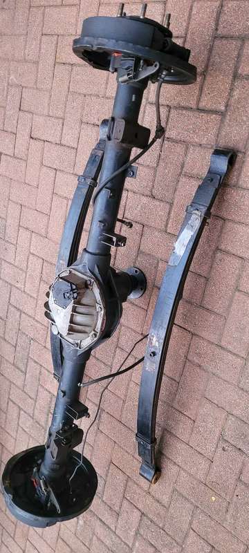 Nissan NP300 Diff & A Set Of Leaf Springs (4300-QKHD8G).  DIFF RATIO:  4.875
