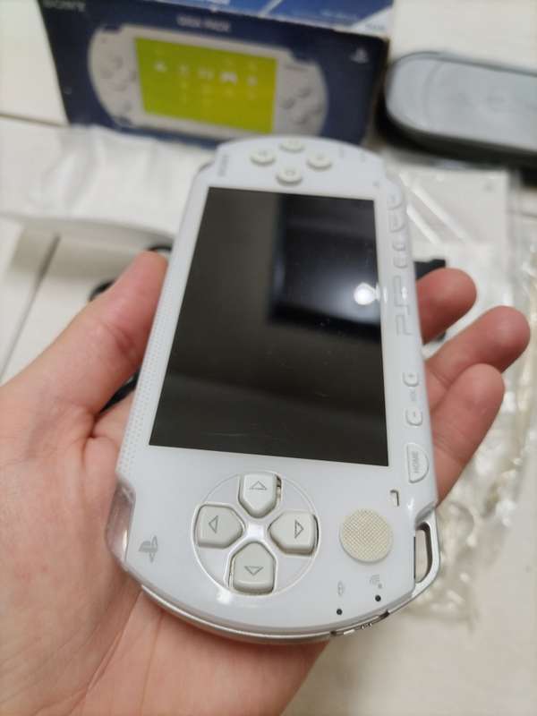 Sony Psp 1000 GIGA PACK Ceramic white Rare