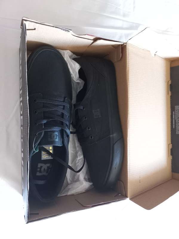 New DC Shoes size 12 Trase TX