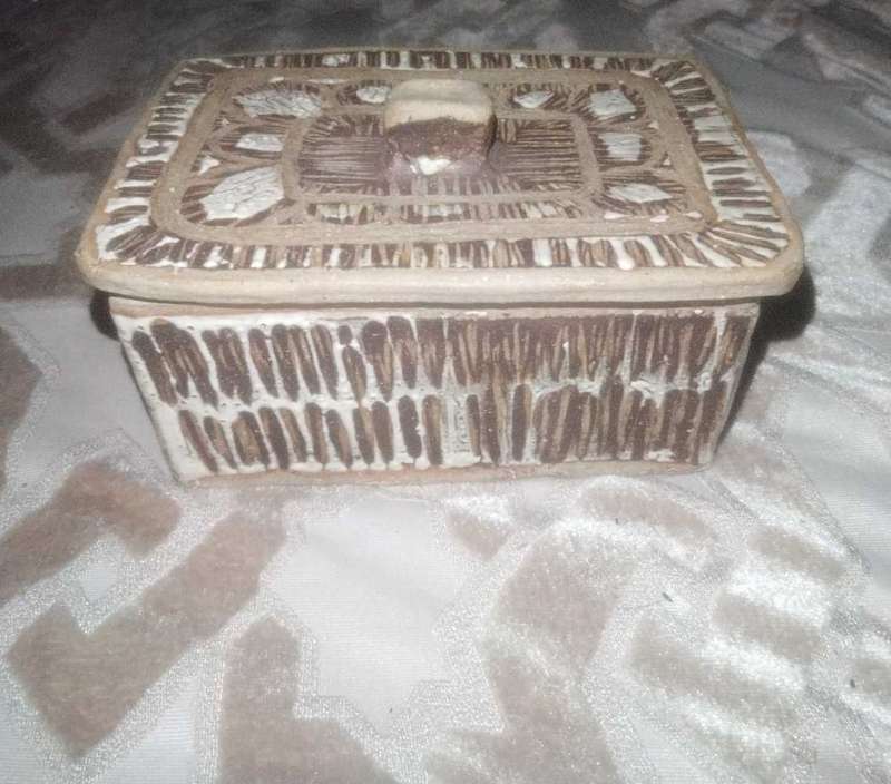 Porcelain casket style trinket box with lid
