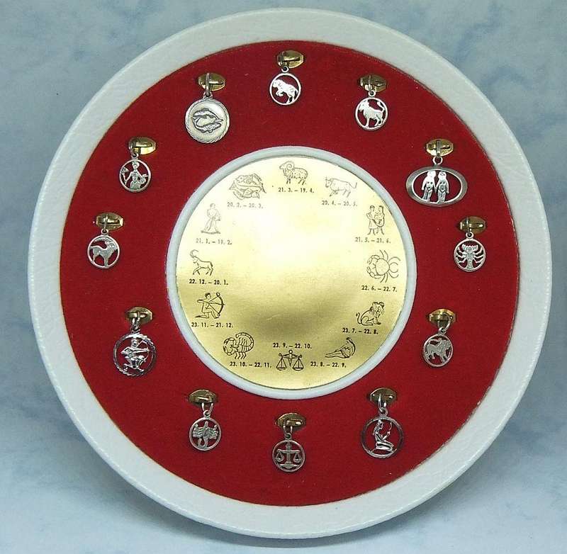 A FASCINATING LOT OF 12 VINTAGE UNWORN STERLING SILVER ZODIAC CHARMS & PENDANTS !! BID FOR ALL !!