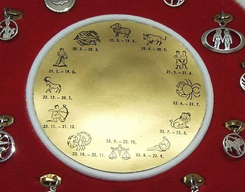 A FASCINATING LOT OF 12 VINTAGE UNWORN STERLING SILVER ZODIAC CHARMS & PENDANTS !! BID FOR ALL !!