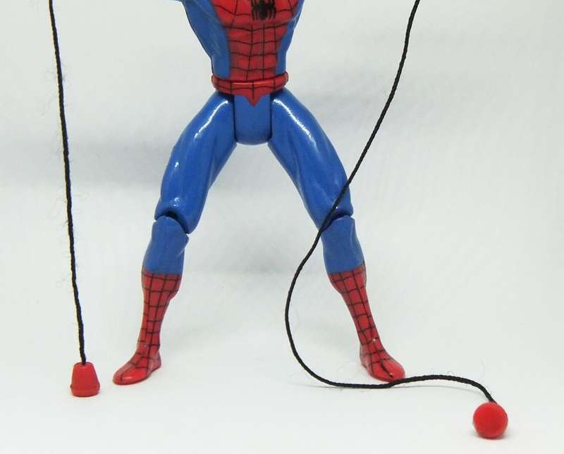 COOL VINTAGE 1994 MARVEL 13.5 CM SPIDER-MAN FIGURE BY TOY BIZ INC.