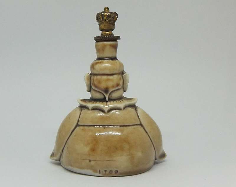 A SUPER RARE ANTIQUE SHAFER & VATER GERMAN PORCELAIN FIGURAL BUDDHA SCENT BOTTLE