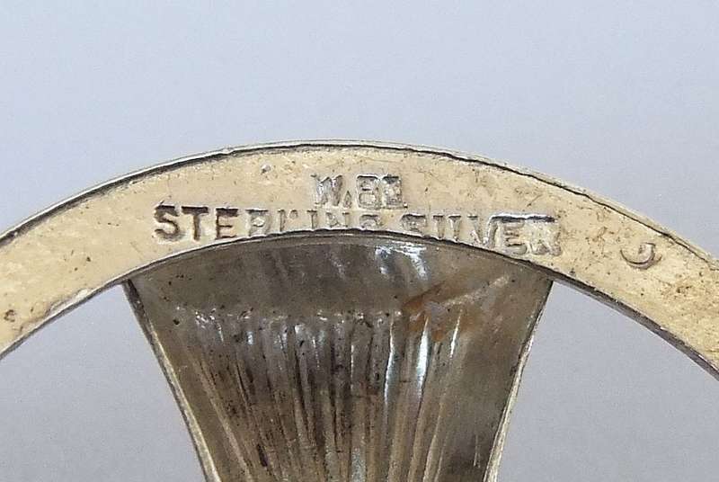 AN AWESOME VINTAGE STERLING SILVER SCOTTISH THISTLE BROOCH WITH FACETED YELLOWISH INSET !! WOW !!