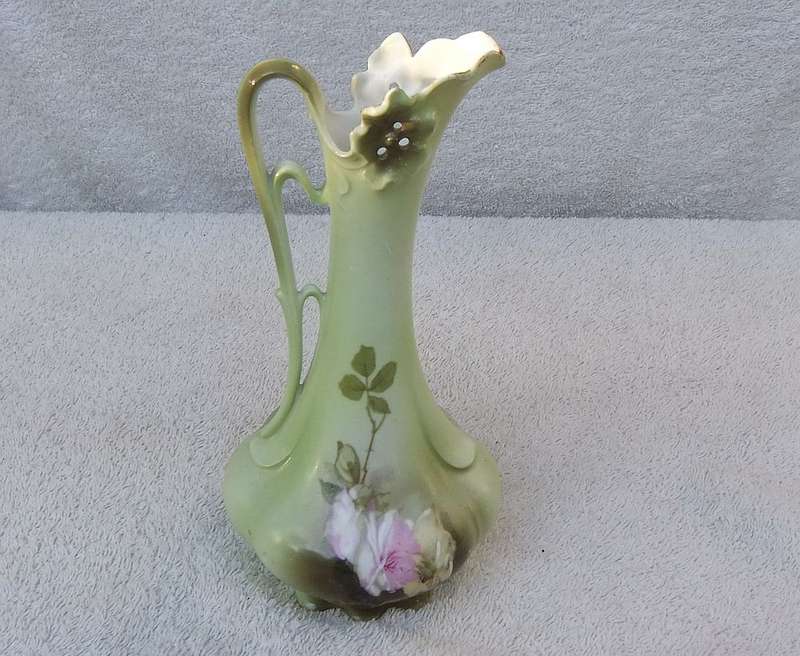 A BEAUTIFUL ART NOUVEAU PERIOD GERMAN PORCELAIN EWER VASE WITH ROSE DETAIL !! WOW !!