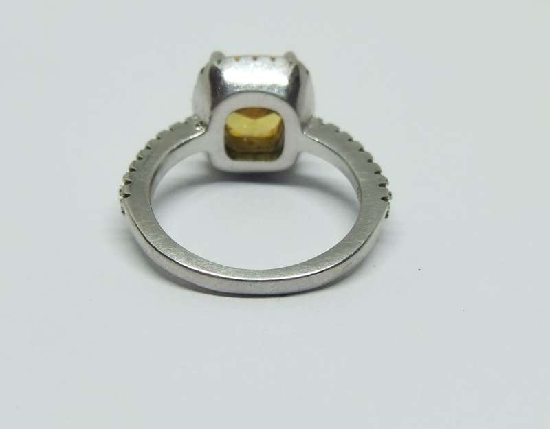 WOW !! AN ABSOLUTELY GORGEOUS AND PETITE SOLID STERLING SILVER RING WITH FACETED INSETS !!