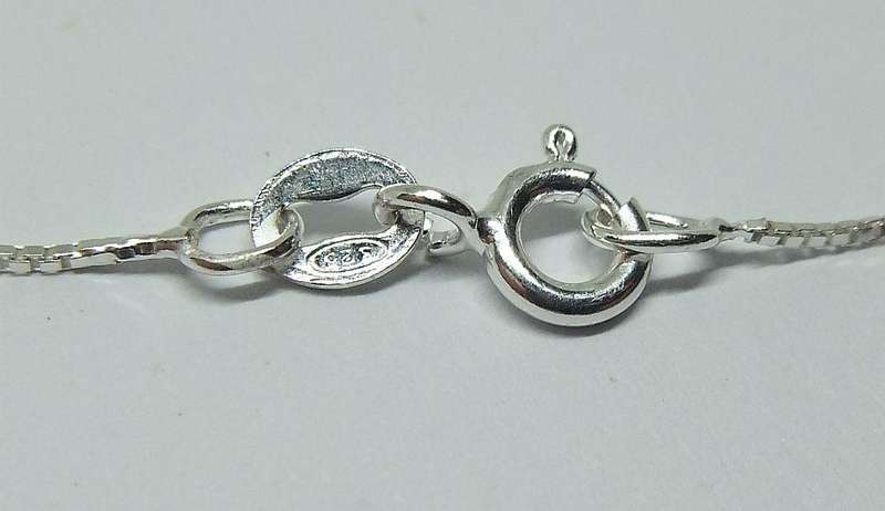 AN UNUSED VINTAGE STERLING SILVER "VIRGO" PENDANT WITH A BRAND NEW STERLING SILVER NECKLACE !!