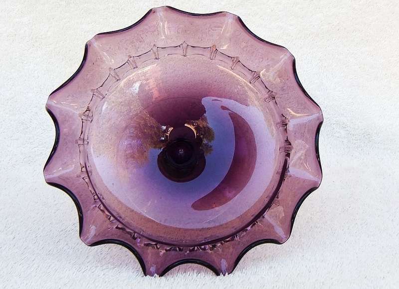 WOW !! A BEAUTIFUL VINTAGE VENETIAN STYLE FOOTED GLASS SWEET OR FRUIT BOWL IN EXCELLENT CONDITION !!