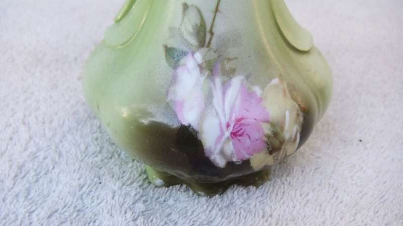 A BEAUTIFUL ART NOUVEAU PERIOD GERMAN PORCELAIN EWER VASE WITH ROSE DETAIL !! WOW !!