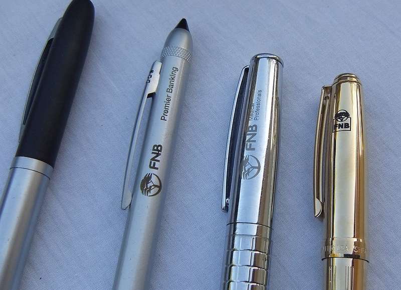 4 AWESOME VINTAGE GOOD QUALITY PENS - CORPORATE GIFTS "FNB" -ADPEL , SHEAFFER , CROSS !! BID FOR ALL