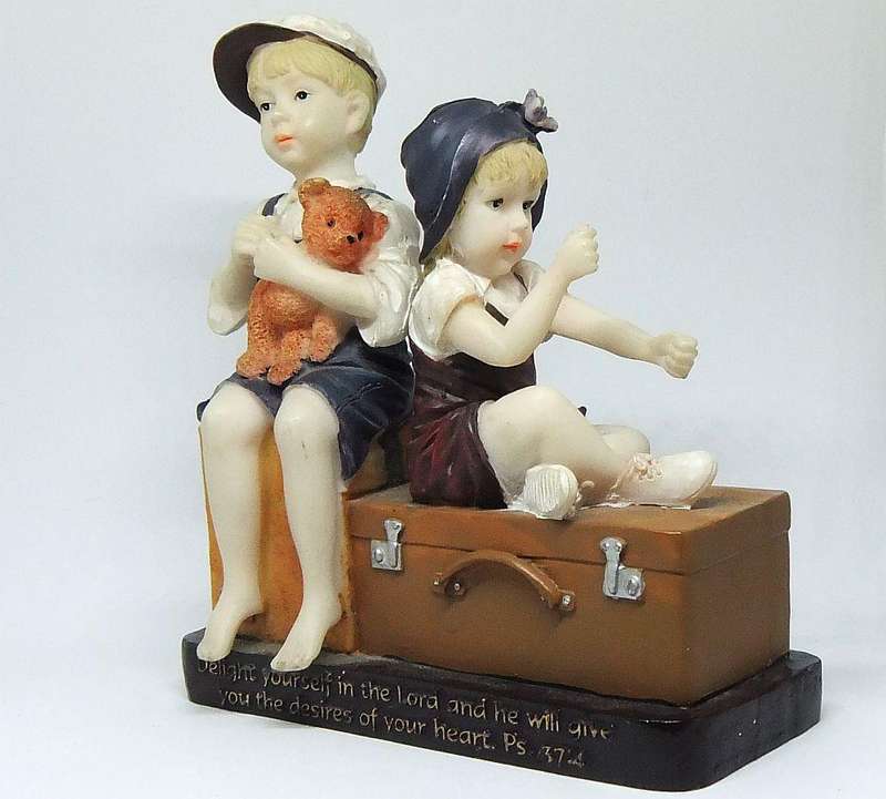 A VERY CHARMING VINTAGE HEAVY SOLID RESIN CHILD MOTIF STATUETTE WITH A VERSE FROM PSALMS ....